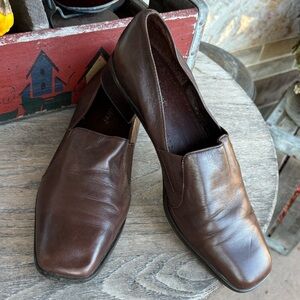 Trotyers Classic Slip-On Women's Loafers in Dark Brown